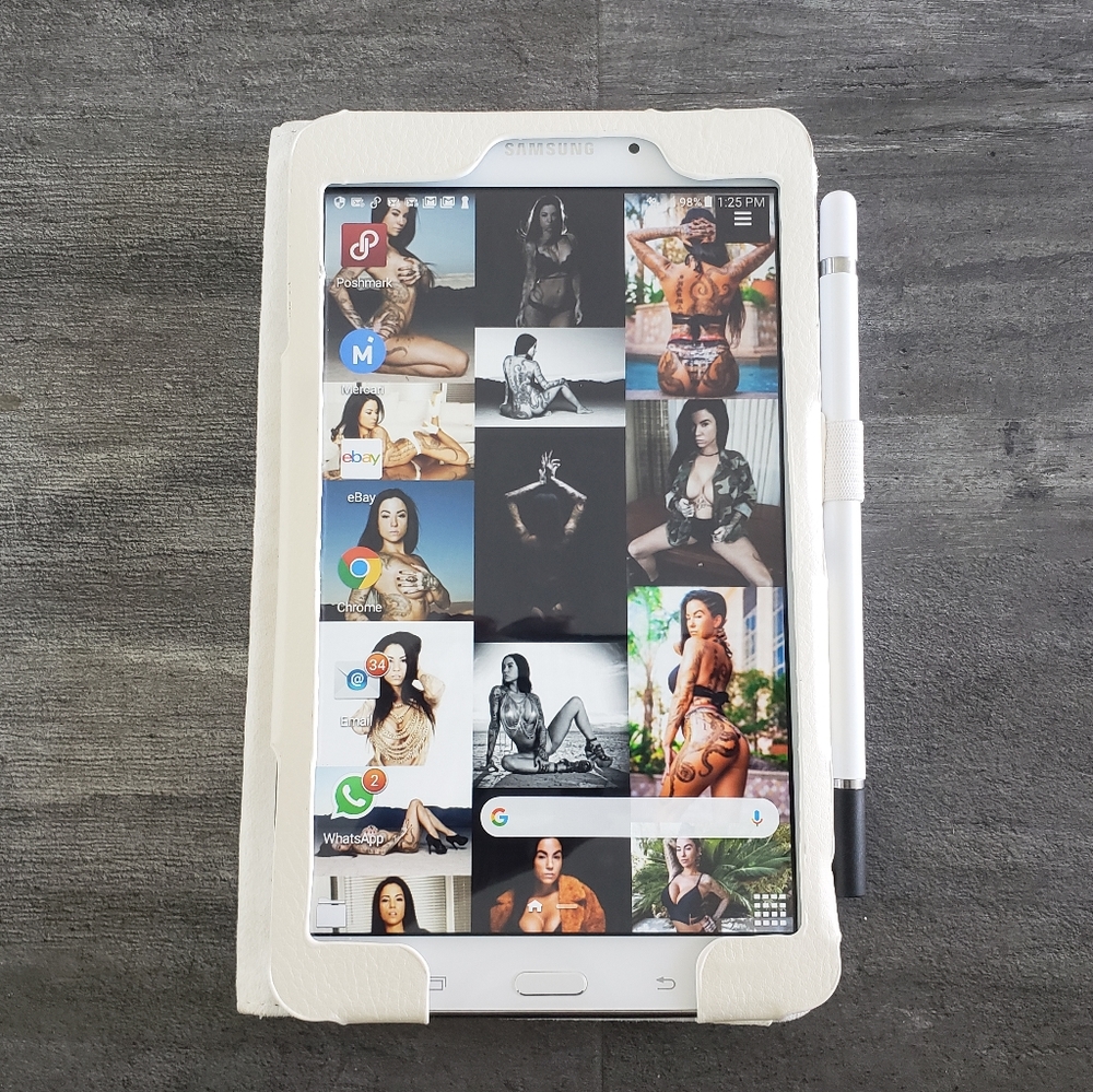 White Samsung Galaxy Tab 4 Unlocked w/Case